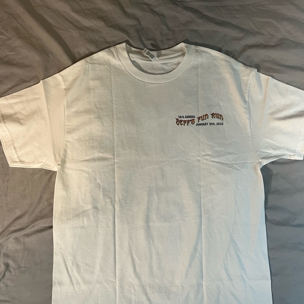 Car Meet cool back logo T-Shirt - Picture 2 of 3